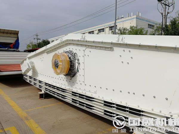 直线香蕉型弛张筛